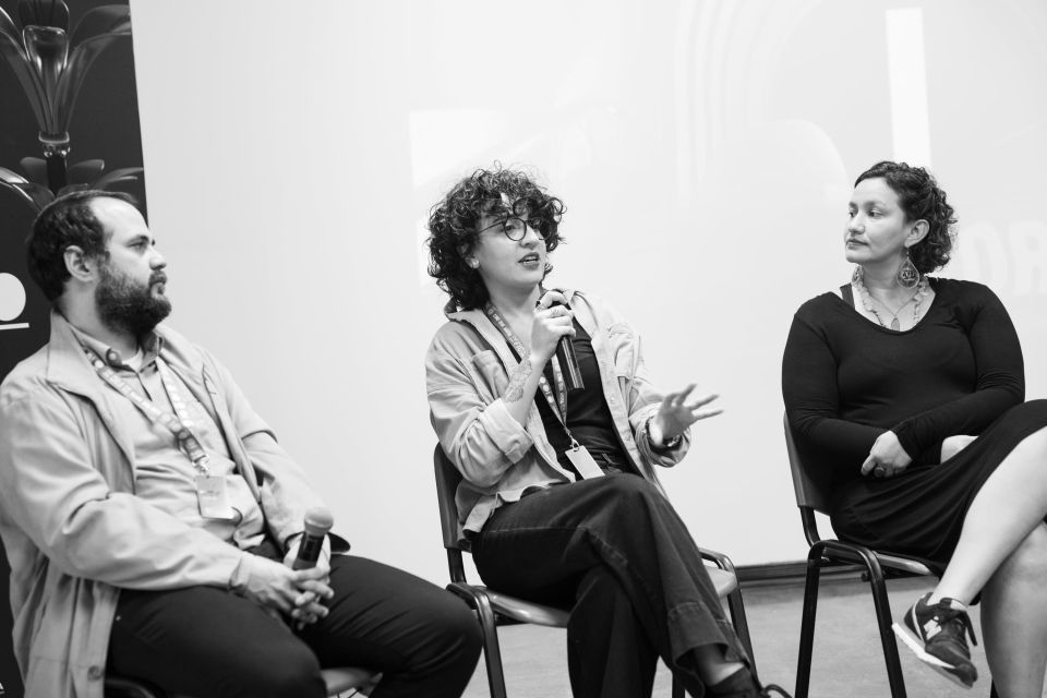 Francisco Saco, Valeria Salas y Marcela Esquivel, directores costarricenses, participaron en la mesa de debate Cortometrajes: retratando la feminidad, parte de las actividades de Formación CRFIC.