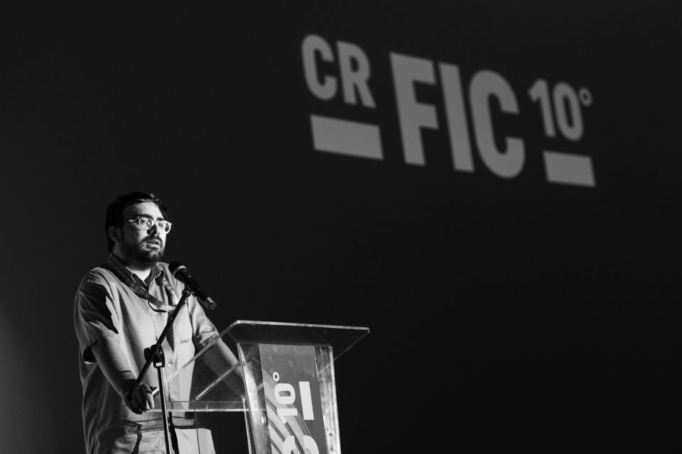 El director artístico del 10CRFIC, Fernando Chaves, afirmó durante su discurso en la ceremonia de premiación que las películas galardonadas “reflejan la diversidad del cine local y la frescura de las propuestas que vienen en camino o que ya podemos disfrutar”.